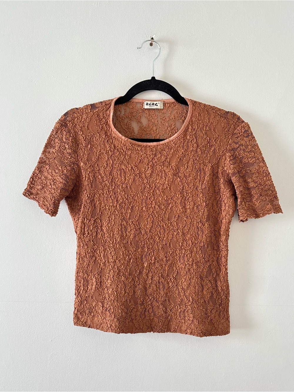 BCBG Paris Vintage Y2K Lace Short Sleeve Top Blouse Cropped Floral Tan